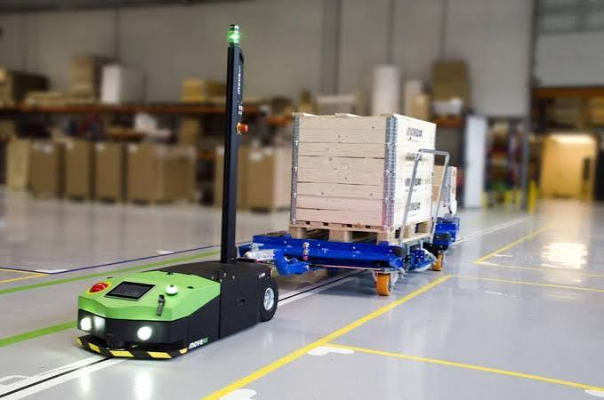 AGV Và AMR Khác Nhau Như Thế Nào? Doanh Nghiệp Nên Chọn Giải Pháp Nào?